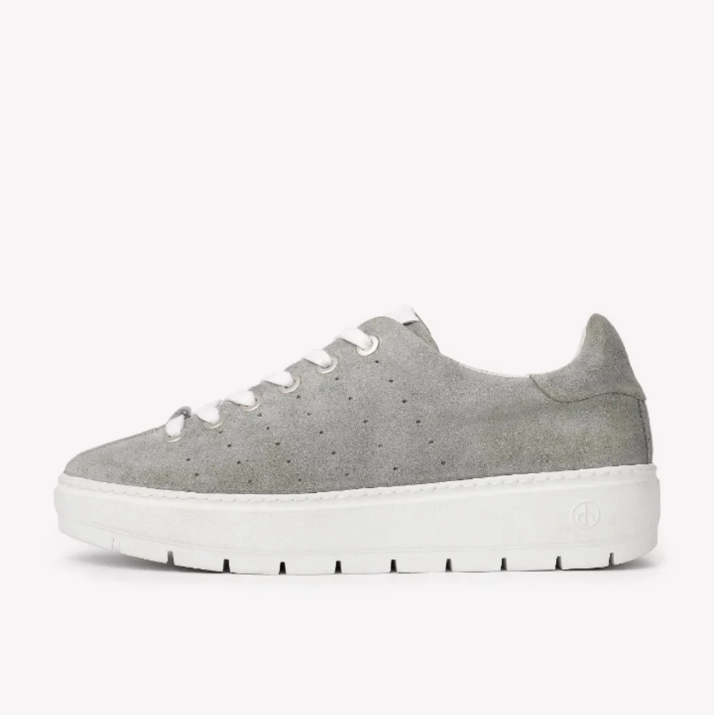 NIB Rag & Bone Linden Cemento Perforated Sued Platform Sneakers in Gray Size 9.5